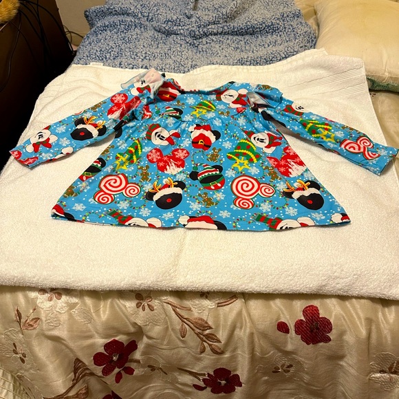 Boutique toddler Christmas dress long sleeves ruffles on shoulders size S - Picture 1 of 8